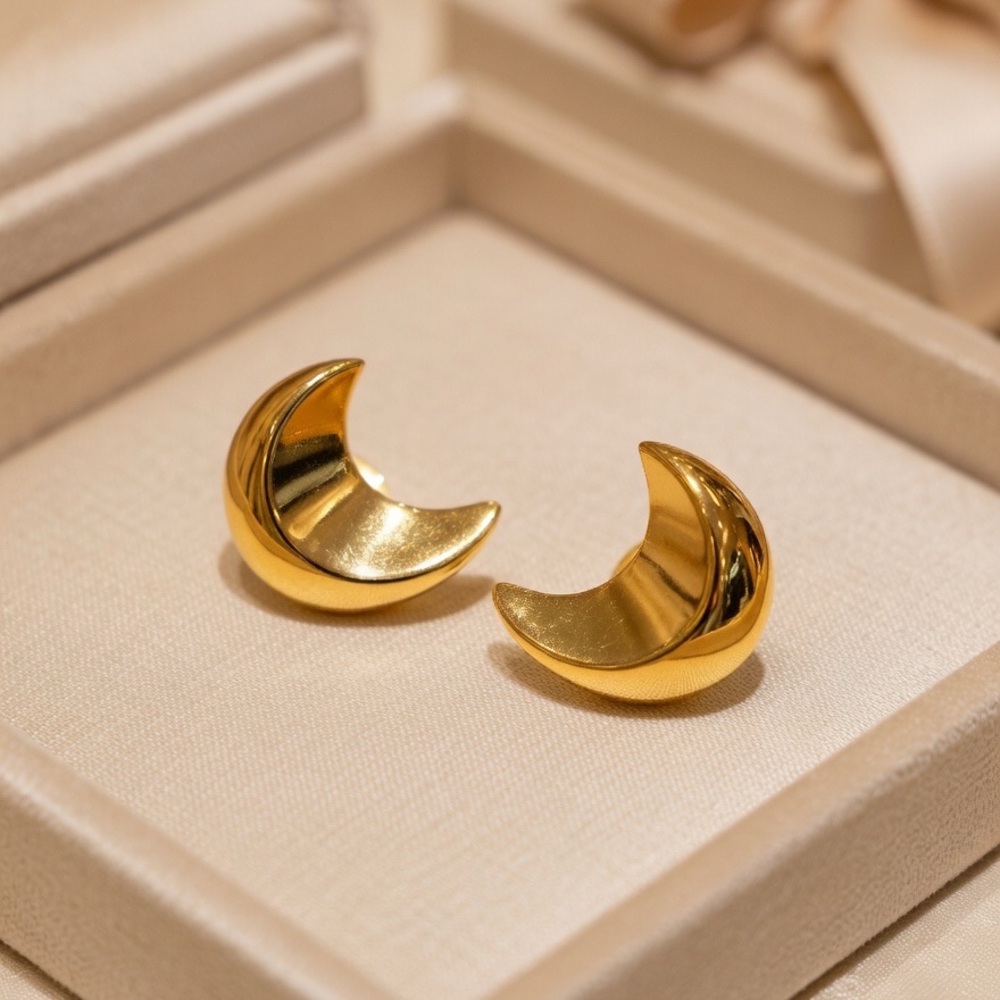 Gold Tone Crescent Moon Stud Earrings Celestial Minimalist Fashion Jewelry